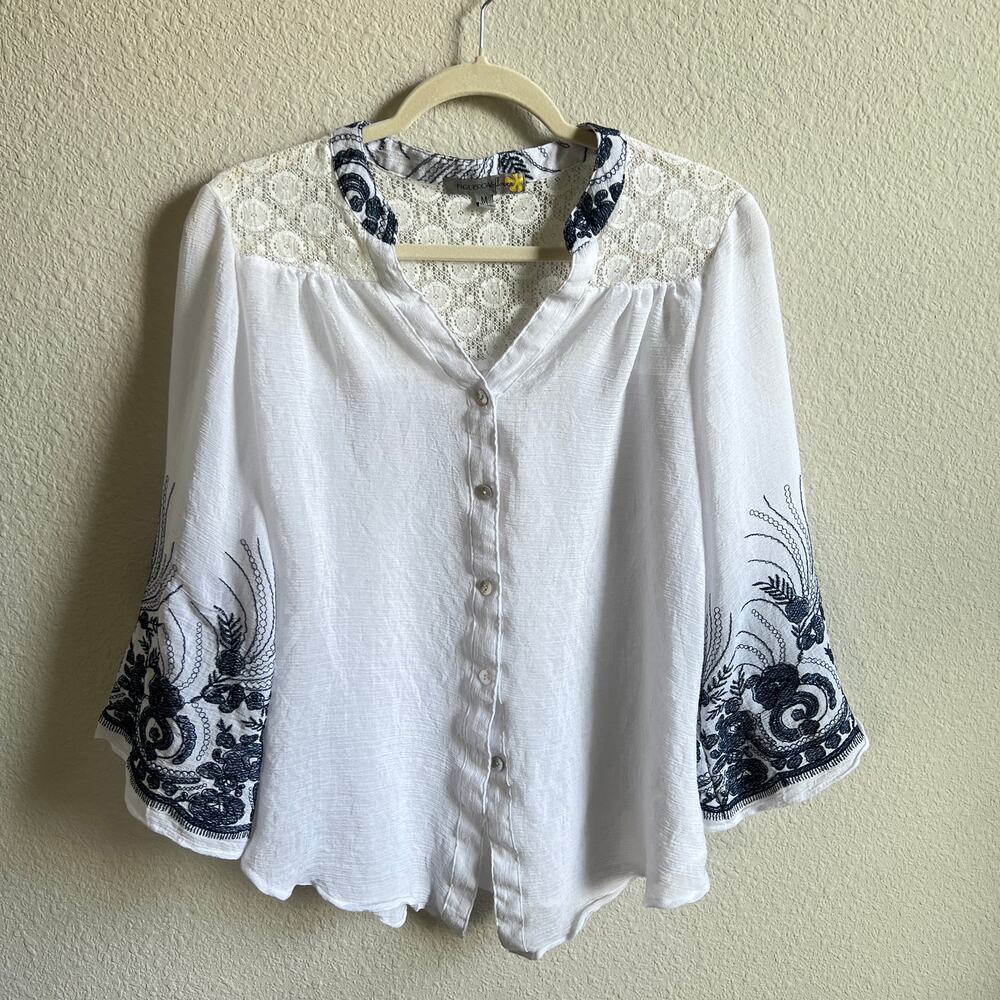 Figueroa & Flower White Embroidered Wide Sleeve Flowy Boho Top Women's M Lace